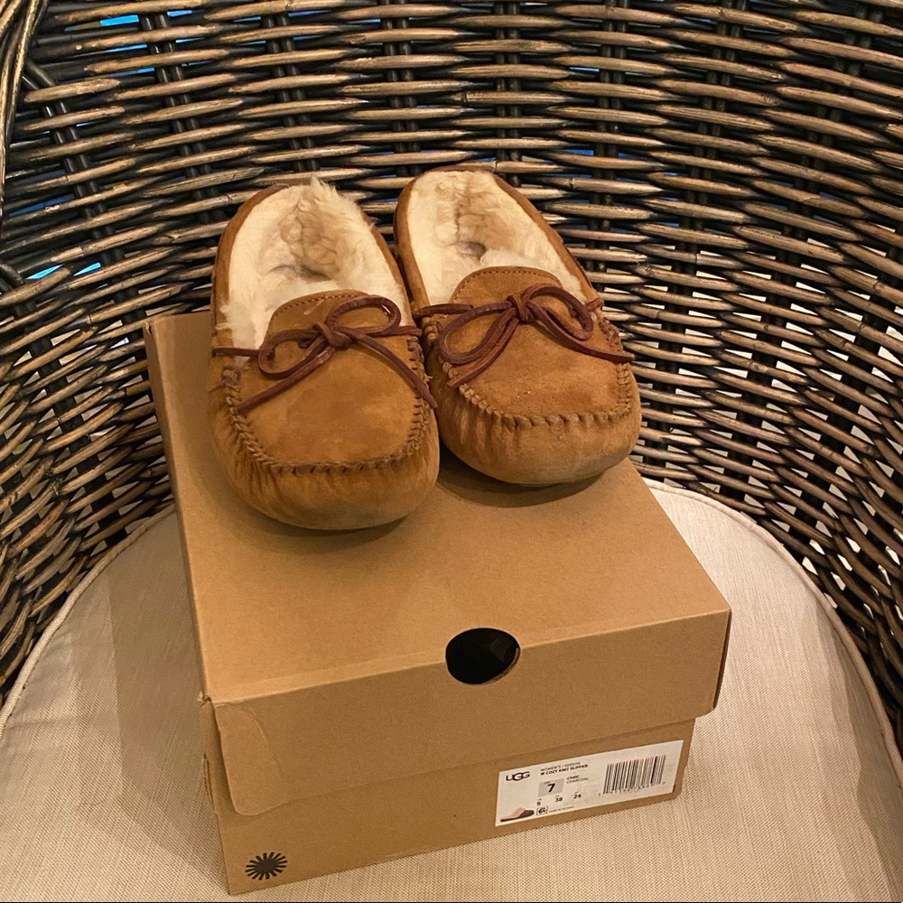Ugg Slippers Size 7